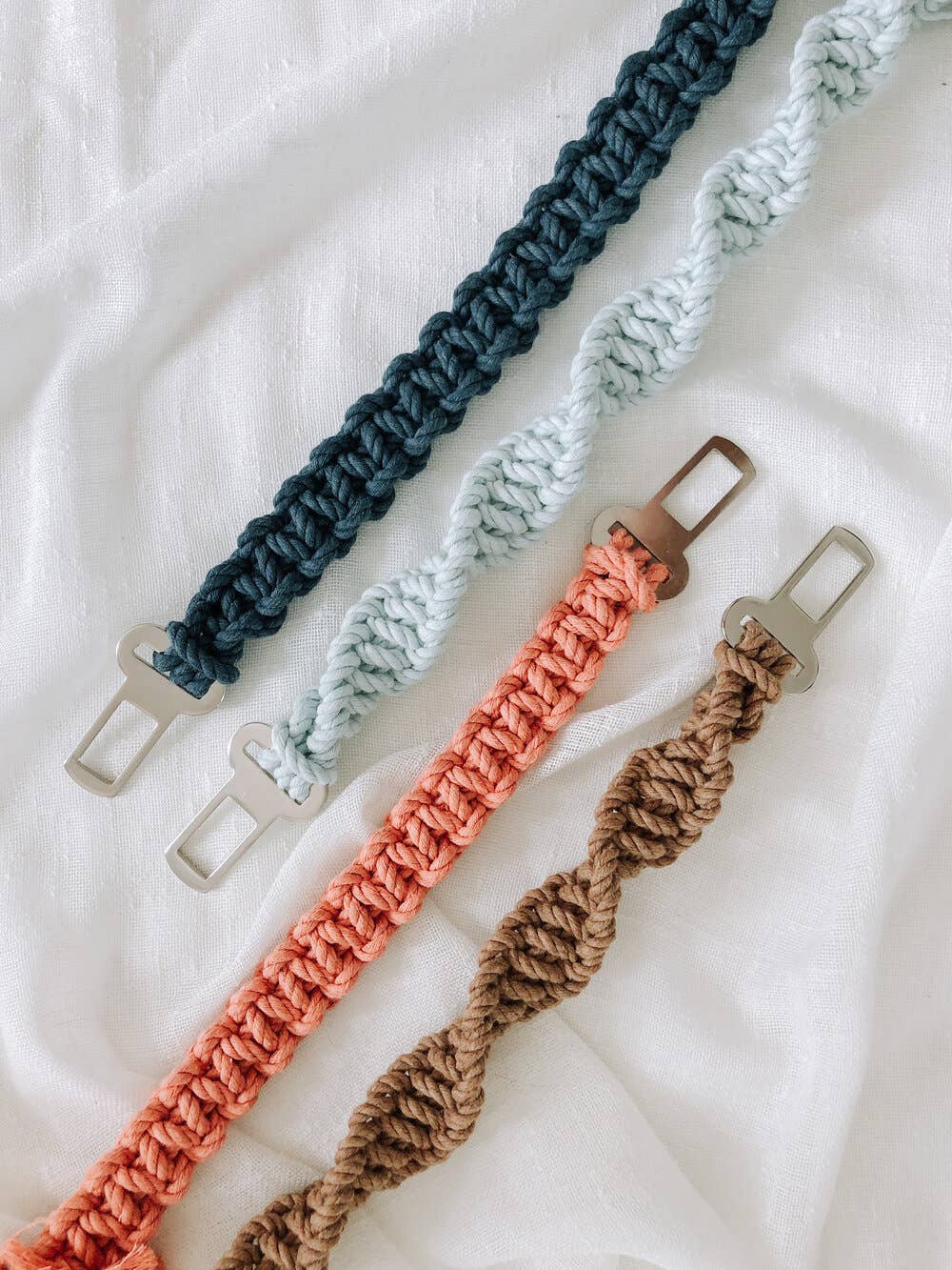 EMBER & IVORY - Macrame Dog Seat Belt / Car Restraint - Java Rope: Spiral Knot / Medium (24")